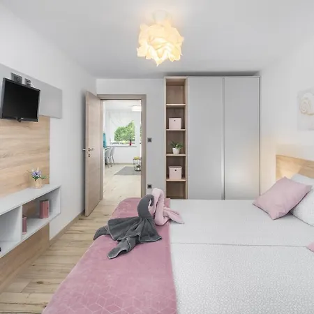 App***max Apartman Pula